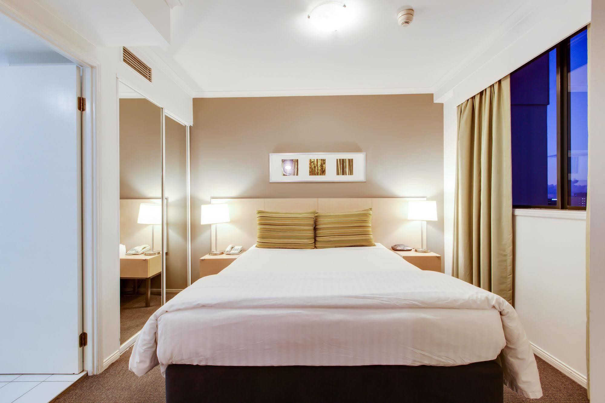 Adina Apartment Hotel Бризбейн Екстериор снимка