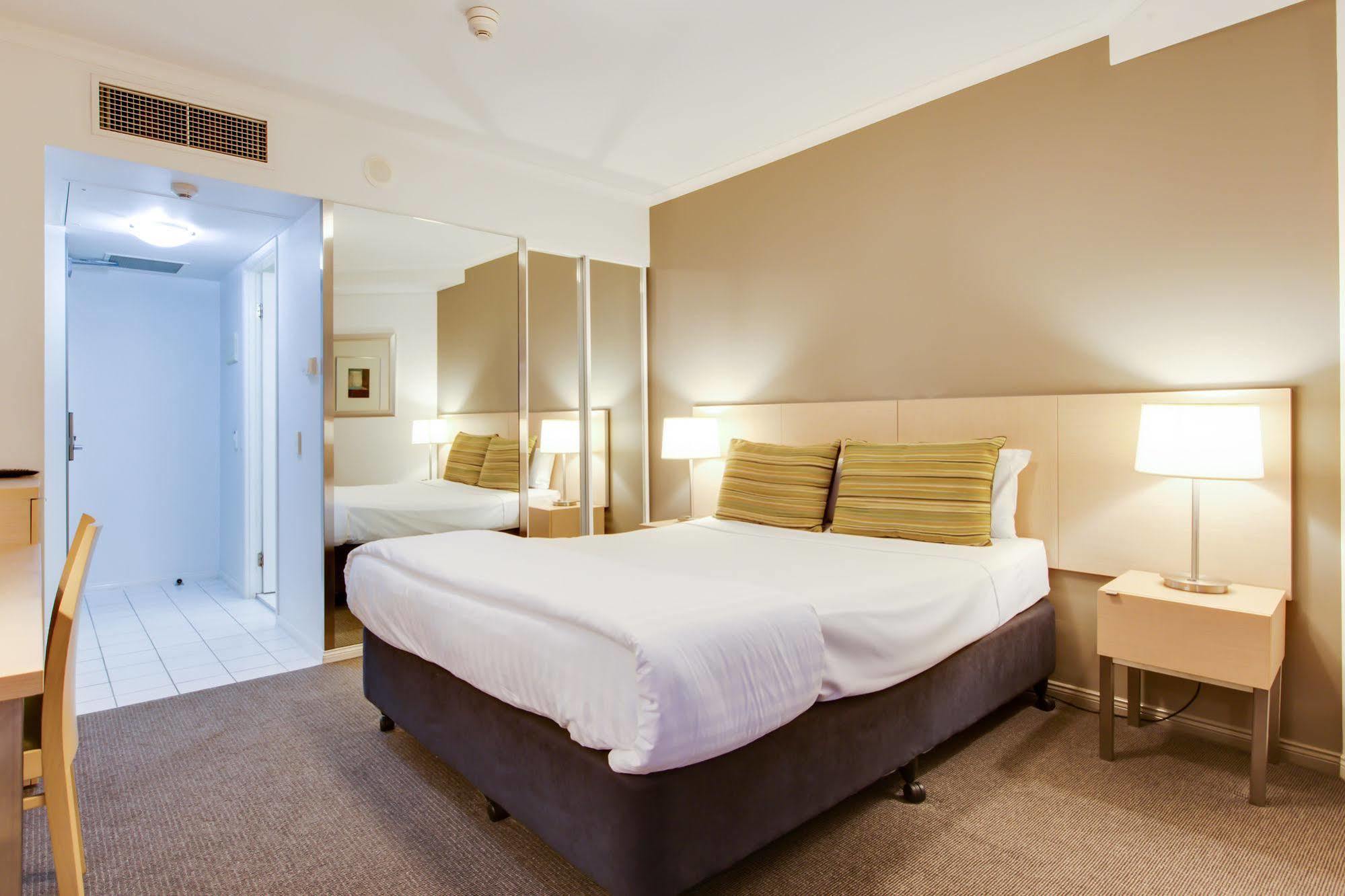 Adina Apartment Hotel Бризбейн Екстериор снимка